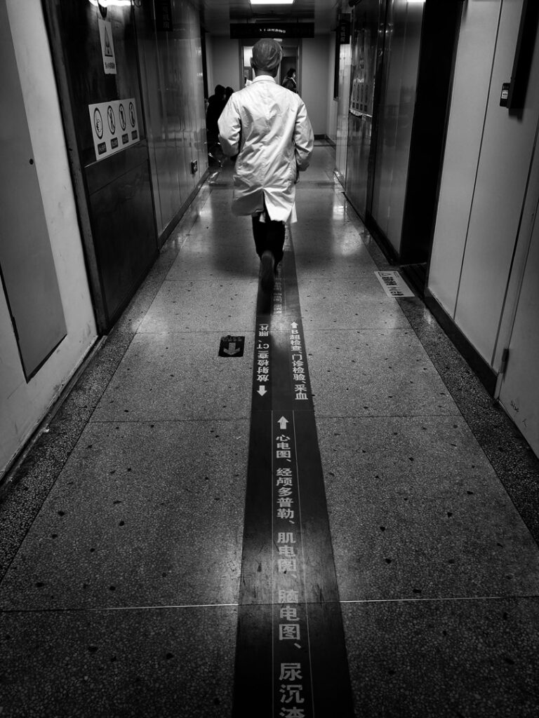 Zhang Tianming - Mobile-Phone•New-Images-in-Hospital-10